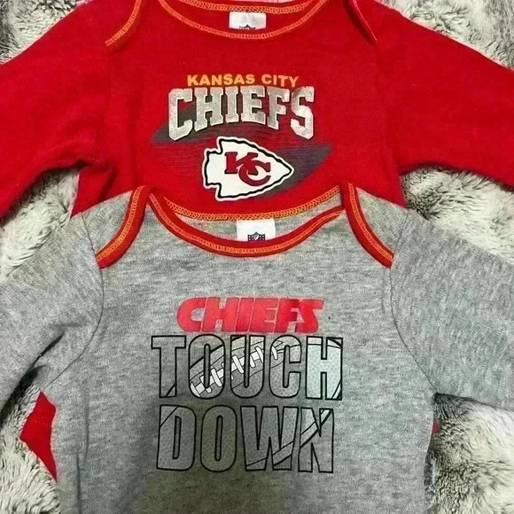 Chiefs Onesies - Picture 2 of 3